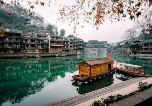 Phượng Hoàng Cổ trấn – nơi nhịp sống chậm lại!